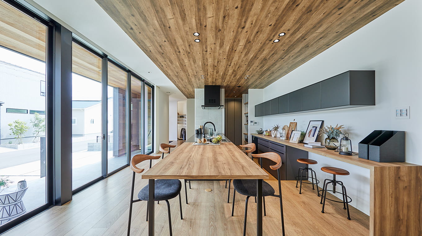 Lodinaのダイニングキッチン