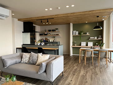 カフェのようなくつろぎのショールームのLDK