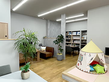カフェのようなくつろぎのショールームのキッズスペース