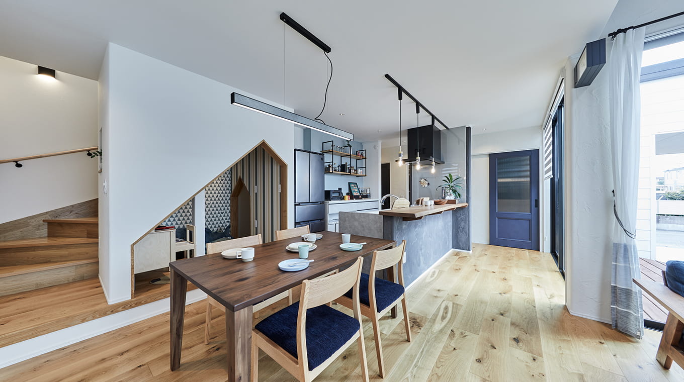 Lodinaのダイニングキッチン