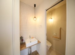 27坪でも欲張りの平屋モデルハウスのトイレ