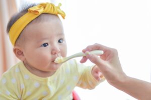 離乳食初期（５～６ヶ月）・ゴックン期の進め方やレシピを紹介！