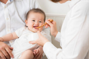 離乳食初期の始め方ガイド – 食材・量・進め方のポイント