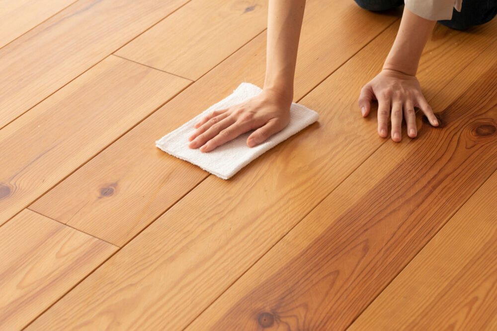 床材別！正しい床掃除の方法とピカピカに保つコツ