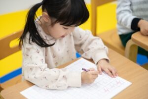 ひらがなは何歳から読める？年齢別の目安と読み始めのサイン